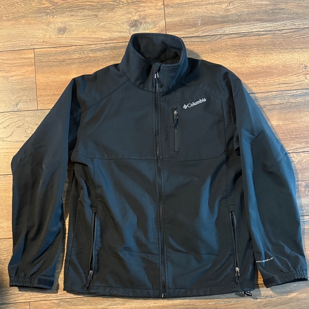 Last call!! Columbia Men's Black Light Jacket